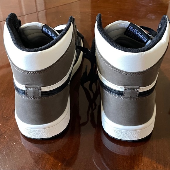 SHOES - Picture 5 of 6